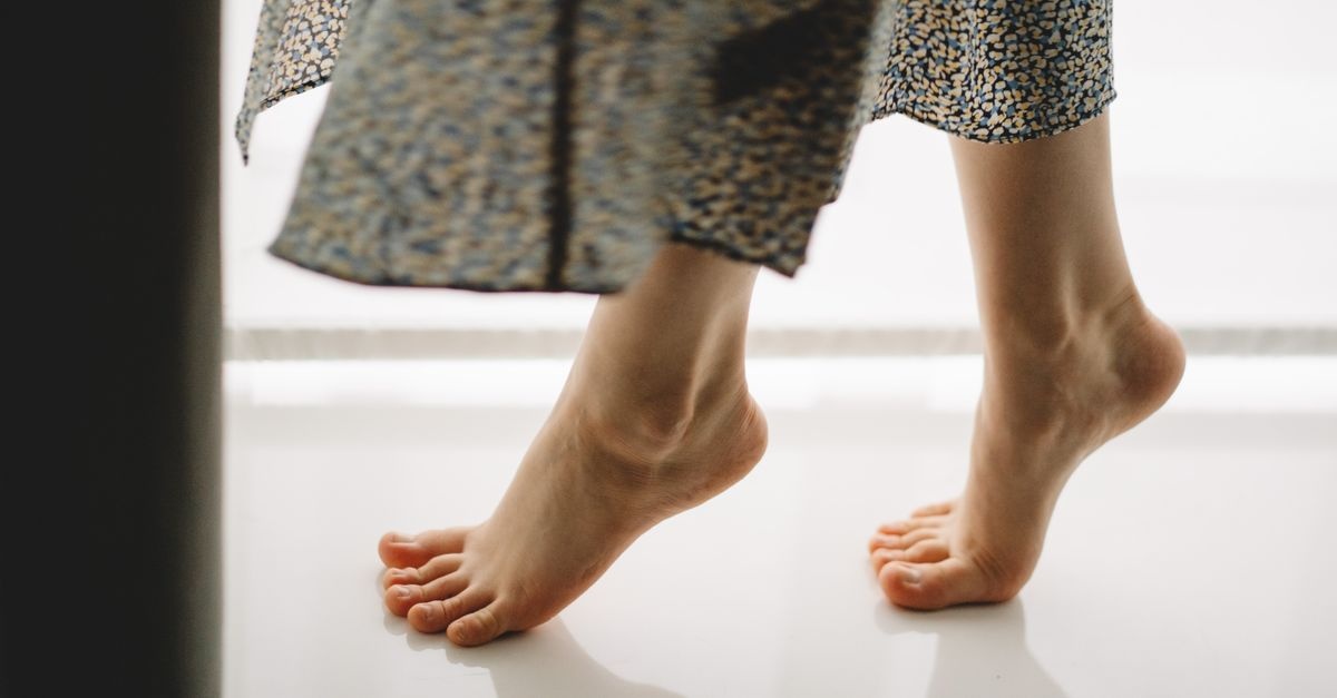 Adieu talons rugueux : 7 astuces simples pour retrouver des pieds doux et soignés