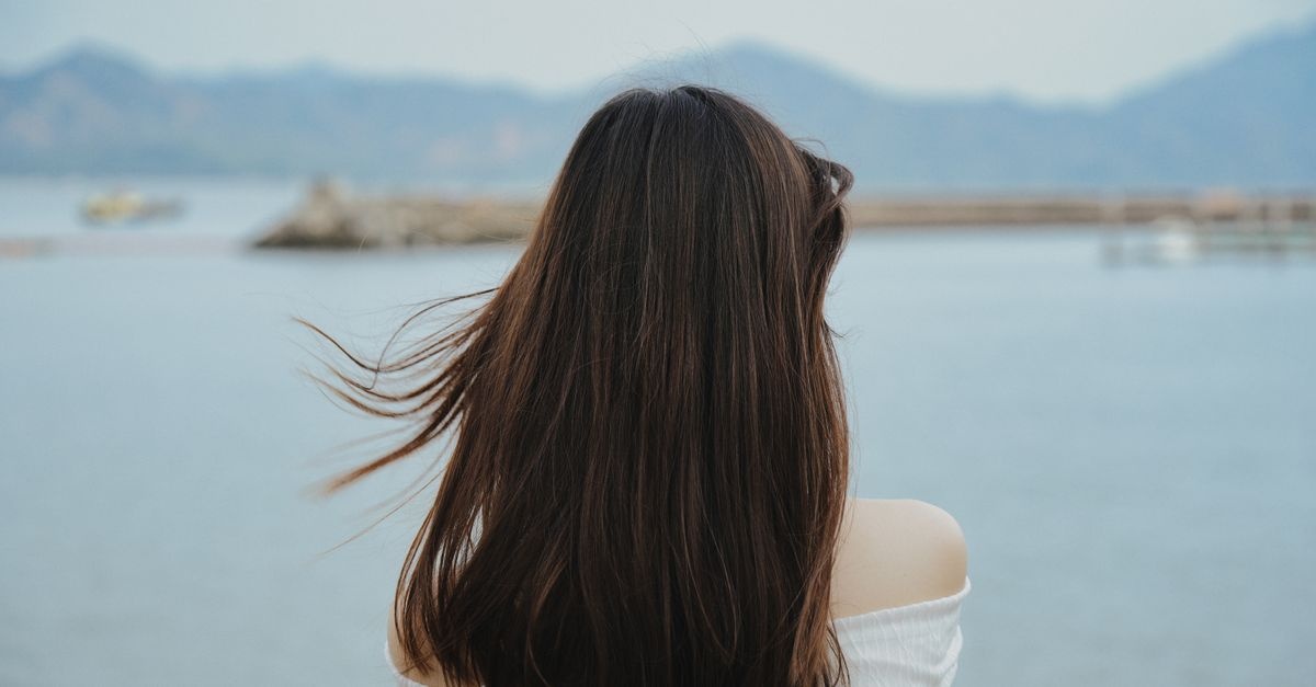 Cheveux plus forts et brillants : le secret beauté de l’eau de riz à adopter