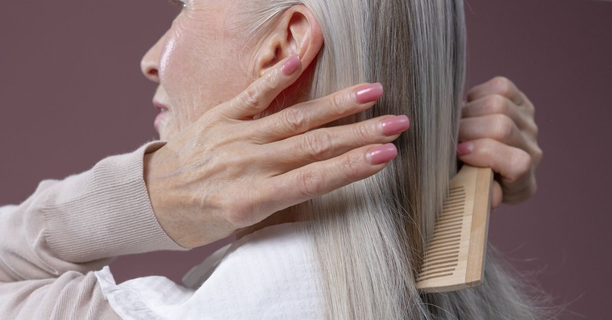 Cheveux blancs : les soins essentiels pour une chevelure éclatante et pleine de caractère