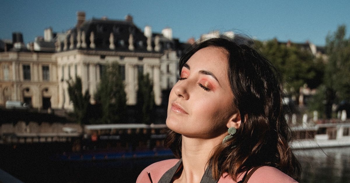 Maquillage des paupières sensibles : comment choisir un fard doux, longue tenue et sans irritation