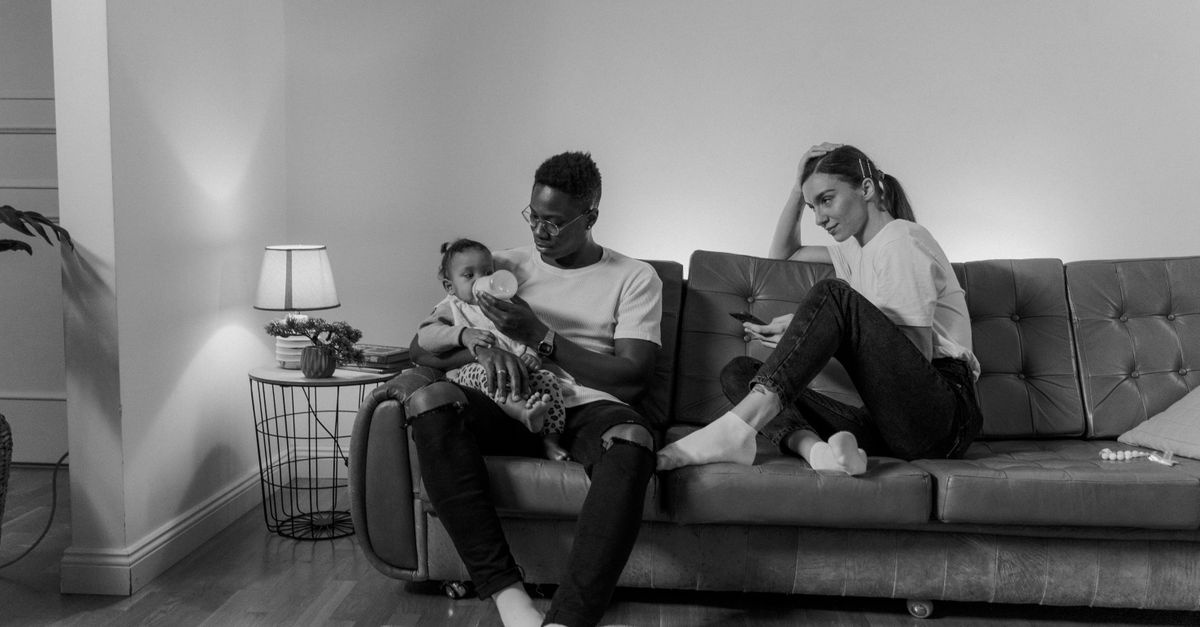 Retrouver la complicité à deux après l’arrivée des enfants : conseils pour raviver votre couple