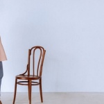 L’élégance du minimalisme : composer une tenue chic sans effort