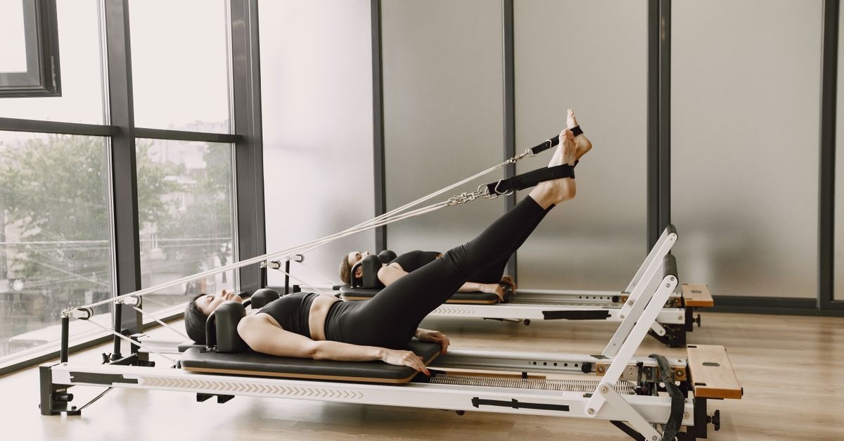 Ventre plat et taille affinée : le Pilates au féminin pour des abdos en béton