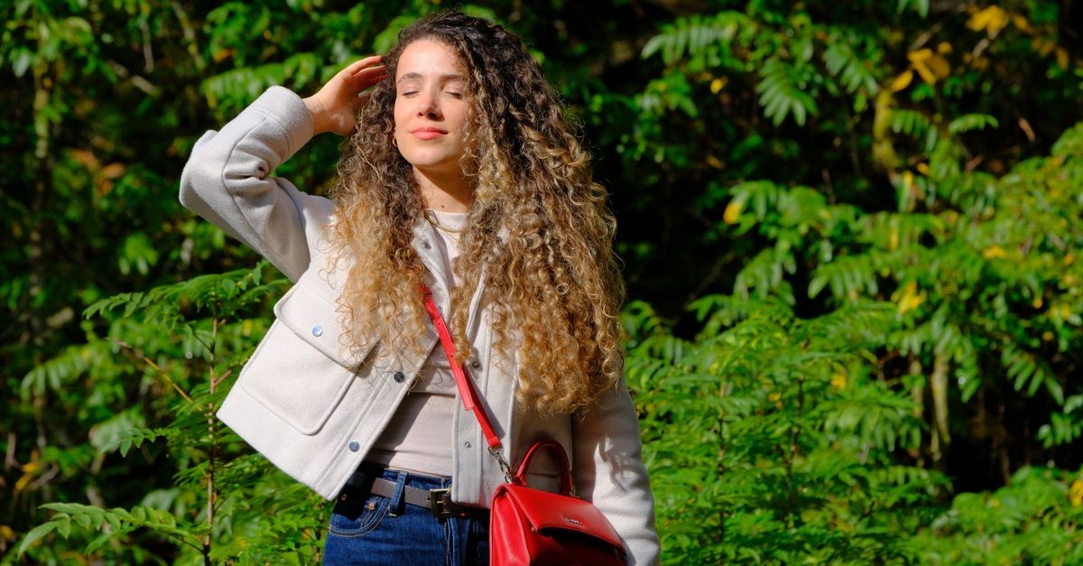 Les indispensables pour un look de mi-saison : idées stylées et faciles à adopter